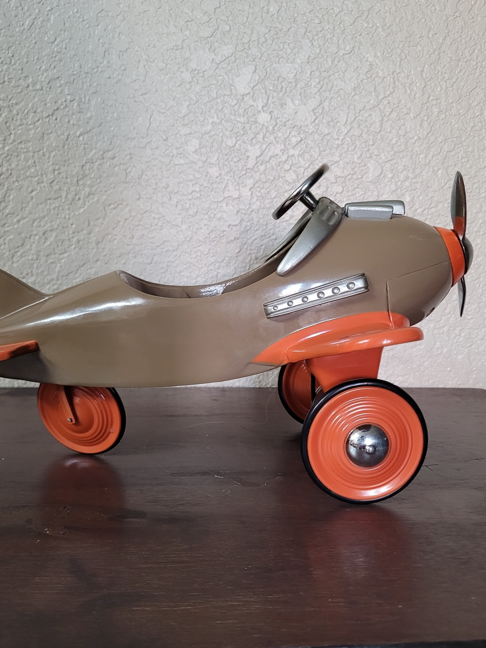 Xonex 1992 Collector Taupe and Orange Spitfire Die Cast 1:3 Airplane Toy #00251